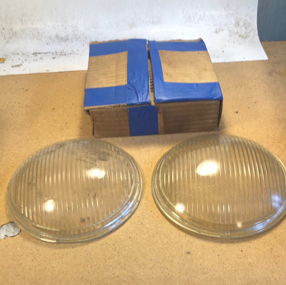 1932-1935 Chevrolet headlight lens pair GM 915383 OEM