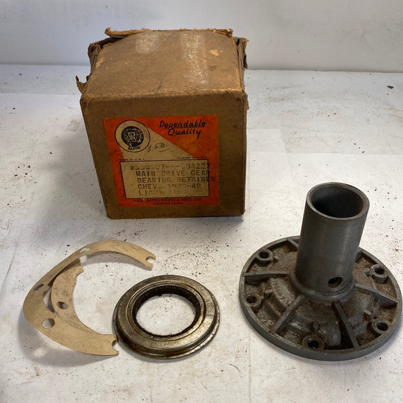 1933-1942 Chevrolet light truck main drive gear retainer and seal NORS