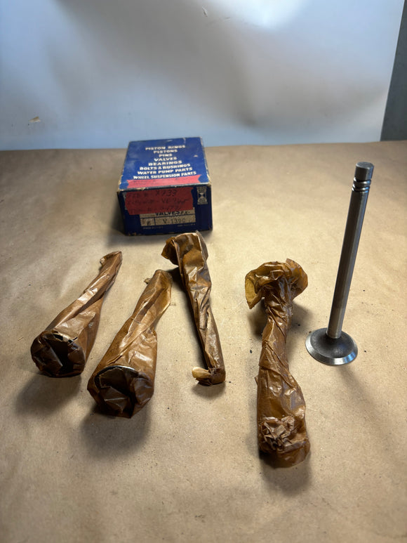 1946-1949 Nash 230 6 cylinder exhaust valves x5 NORS V1390