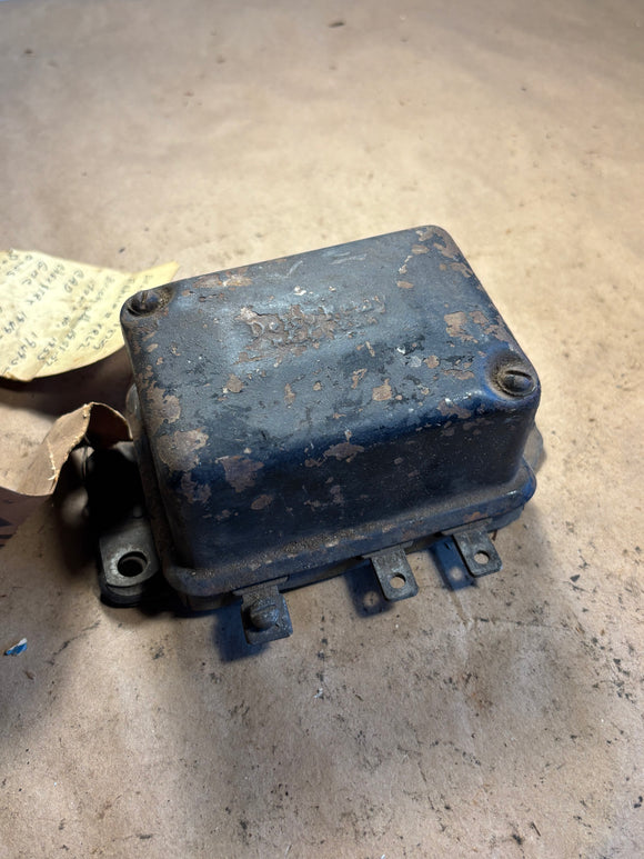 1949-1954 GM Chev Pontiac Olds Caddy GMC voltage regulator Delco 1118729