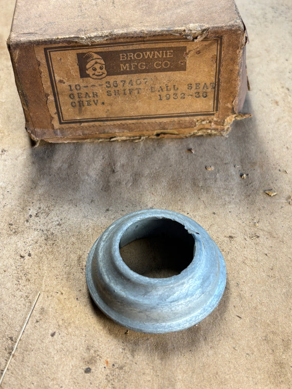 1932-1936 Chevrolet 3-speed gear shift ball seat NORS Brownie