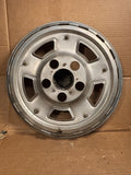 1969-1970 Ford Thunderbird  15” hubcap
