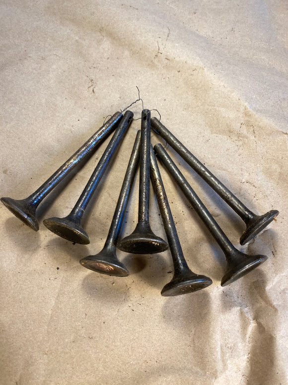 1929 Chevrolet intake/exhaust valves x7 NORS