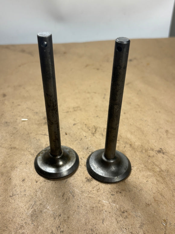 1920-1922 Oakland intake exhaust valves x2 NORS Toledo 196