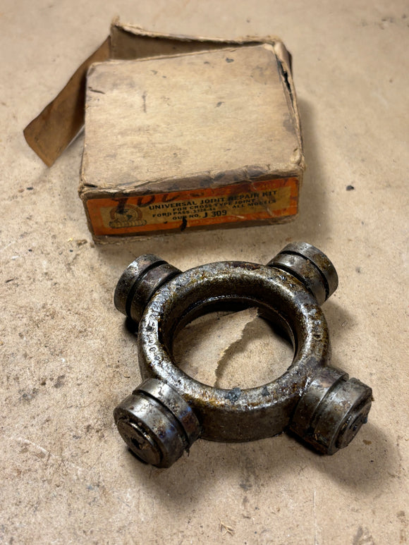 1928-1946 Ford passenger universal joint kit NORS