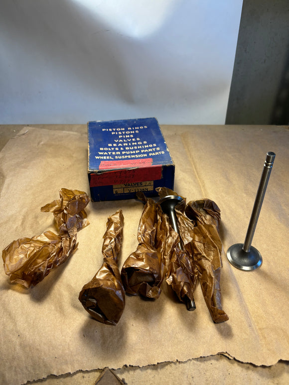 1941-1954 Pontiac 239 6 cylinder intake valves x5 NORS