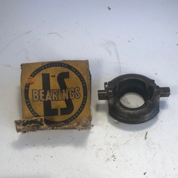 1932-1936 Oldsmobile Cadillac LaSalle clutch release collar and bearing NORS