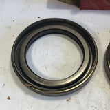 National 5850 oil seal pair Chevrolet 3671517 NORS