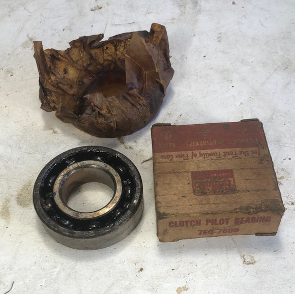 1950s Ford big truck clutch release throwout bearing 7EQ-7600 NOS