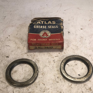 1960-1962 Corvette Chevy II passenger front wheel grease seals pair NOS Atlas 7537